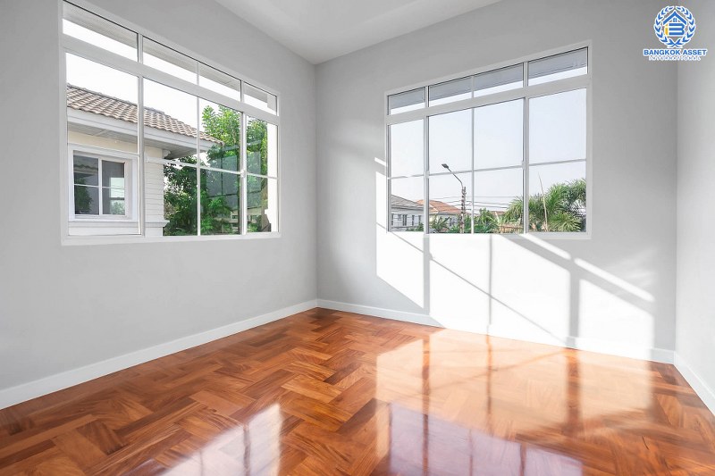 บ้านมือสองตกแต่งใหม่ คุณภาพLH โครงการ มัณฑนา ปิ่นเกล้า-พระราม5 บรรยากาศเงียบสงบ มีความเป็นส่วนตัว ด้วยหน้าบ้านไม่ติดใคร เนื้อที่ 58 ตร.ว. ฟังก์ชั่น 3 ห้องนอน 3 ห้องน้ำ 2 ที่จอดรถ facility ครบครัน! บนทำเลเดินทางสะดวก หน้าโครงการติดถนนนครอินทร์ ใกล้วงเวียนพระราม5 และจุดขึ้นทางด่วน "ศรีรัช"