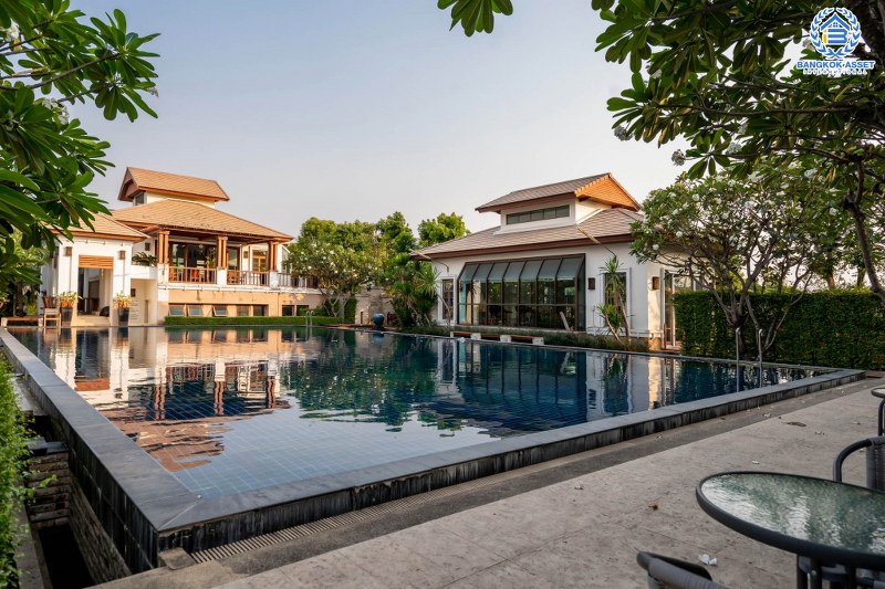 บ้านมือสองตกแต่งใหม่ คุณภาพLH โครงการ มัณฑนา ปิ่นเกล้า-พระราม5 บรรยากาศเงียบสงบ มีความเป็นส่วนตัว ด้วยหน้าบ้านไม่ติดใคร เนื้อที่ 58 ตร.ว. ฟังก์ชั่น 3 ห้องนอน 3 ห้องน้ำ 2 ที่จอดรถ facility ครบครัน! บนทำเลเดินทางสะดวก หน้าโครงการติดถนนนครอินทร์ ใกล้วงเวียนพระราม5 และจุดขึ้นทางด่วน "ศรีรัช"