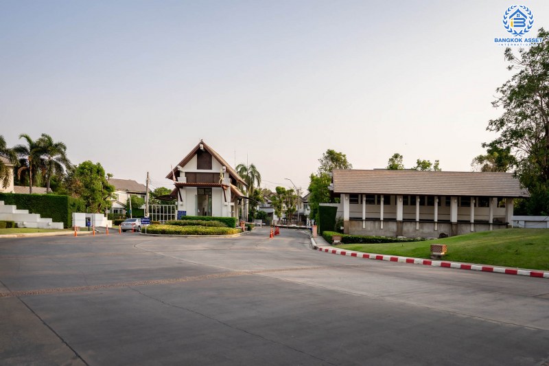 บ้านมือสองตกแต่งใหม่ คุณภาพLH โครงการ มัณฑนา ปิ่นเกล้า-พระราม5 บรรยากาศเงียบสงบ มีความเป็นส่วนตัว ด้วยหน้าบ้านไม่ติดใคร เนื้อที่ 58 ตร.ว. ฟังก์ชั่น 3 ห้องนอน 3 ห้องน้ำ 2 ที่จอดรถ facility ครบครัน! บนทำเลเดินทางสะดวก หน้าโครงการติดถนนนครอินทร์ ใกล้วงเวียนพระราม5 และจุดขึ้นทางด่วน "ศรีรัช"