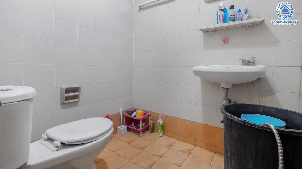 ทาวน์เฮ้าส์มือสองนนทบุรี ม.ลภาวัน4 กาญจนาฯ (ซ.วัดเสาธงหิน) ฟังก์ชั่น 2 ห้องนอน พร้อมอยู่ บนทำเลสุดสะดวก เพียง 7 นาทีจาก เซ็นทรัลเวสต์เกต และรถไฟฟ้า ราคาเพียงล้านต้นๆ...