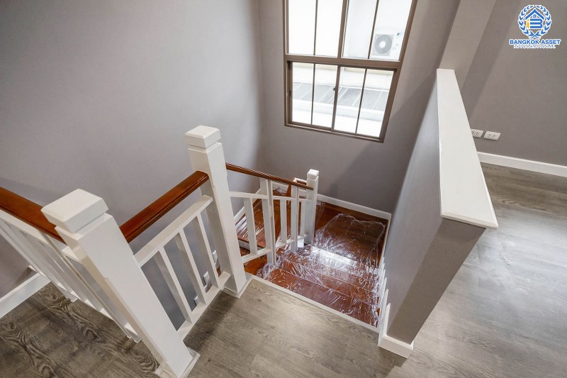 บ้านมือสองตกแต่งใหม่ แปลงมุม คุณภาพแบรนด์แสนสิริ ม.บุราสิริ ราชพฤกษ์-แจ้งวัฒนะ หลังใหญ่พิเศษ เนื้อที่กว่า 106.7 ตร.ว. ฟังก์ชั่น 3 ห้องนอน 3 ห้องน้ำ 2 ที่จอดรถ รองรับชีวิตเมืองอย่างลงตัว! เพียง 170 เมตร จากถ.ราชพฤกษ์ ใกล้ Central แจ้งวัฒนะ และรถไฟฟ้าสายสีม่วง "สถานีบางรักใหญ่"