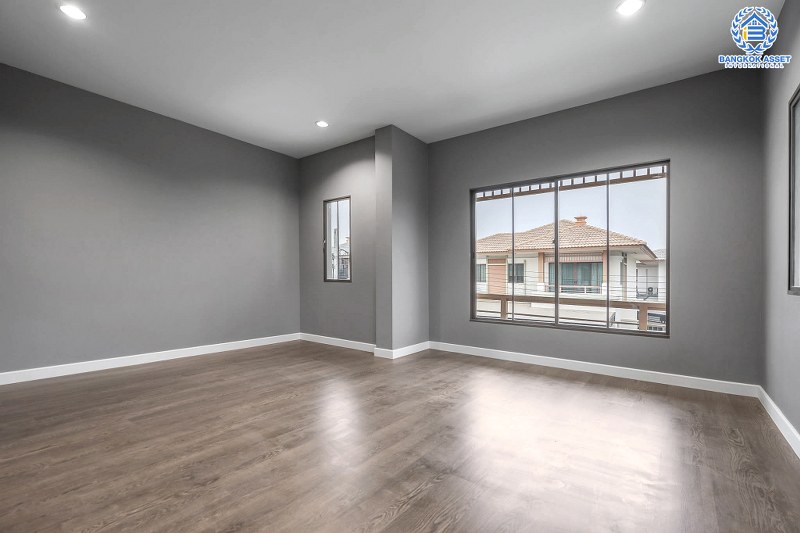 บ้านมือสองตกแต่งใหม่ แปลงมุม คุณภาพแบรนด์แสนสิริ ม.บุราสิริ ราชพฤกษ์-แจ้งวัฒนะ หลังใหญ่พิเศษ เนื้อที่กว่า 106.7 ตร.ว. ฟังก์ชั่น 3 ห้องนอน 3 ห้องน้ำ 2 ที่จอดรถ รองรับชีวิตเมืองอย่างลงตัว! เพียง 170 เมตร จากถ.ราชพฤกษ์ ใกล้ Central แจ้งวัฒนะ และรถไฟฟ้าสายสีม่วง "สถานีบางรักใหญ่"