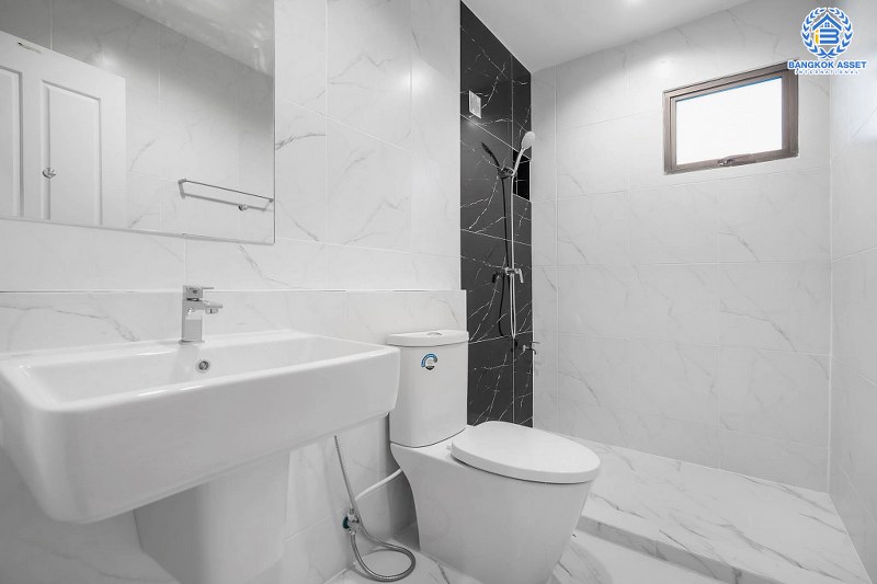 บ้านมือสองตกแต่งใหม่ แปลงมุม คุณภาพแบรนด์แสนสิริ ม.บุราสิริ ราชพฤกษ์-แจ้งวัฒนะ หลังใหญ่พิเศษ เนื้อที่กว่า 106.7 ตร.ว. ฟังก์ชั่น 3 ห้องนอน 3 ห้องน้ำ 2 ที่จอดรถ รองรับชีวิตเมืองอย่างลงตัว! เพียง 170 เมตร จากถ.ราชพฤกษ์ ใกล้ Central แจ้งวัฒนะ และรถไฟฟ้าสายสีม่วง "สถานีบางรักใหญ่"