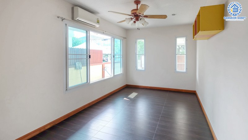 บ้านเดี่ยวมือสองนนทบุรี ใกล้รถไฟฟ้าบางรักน้อยท่าอิฐ ม.มณีรินทร์ รัตนาธิเบศร์ หลังใหญ่ เนื้อที่ 63 ตร.ว. ฟังก์ชั่น 5 ห้องนอน พร้อมเฟอร์ฯบิ้วท์อิน บนทำเลดีที่สุด! ใกล้ทางด่วนงามวงศ์วาน ราคาพิเศษสุด!...