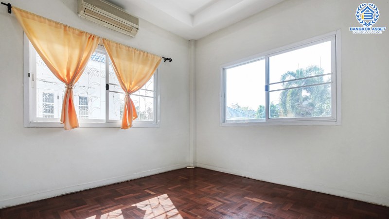 บ้านเดี่ยวมือสองนนทบุรี ใกล้รถไฟฟ้าบางรักน้อยท่าอิฐ ม.มณีรินทร์ รัตนาธิเบศร์ หลังใหญ่ เนื้อที่ 63 ตร.ว. ฟังก์ชั่น 5 ห้องนอน พร้อมเฟอร์ฯบิ้วท์อิน บนทำเลดีที่สุด! ใกล้ทางด่วนงามวงศ์วาน ราคาพิเศษสุด!...