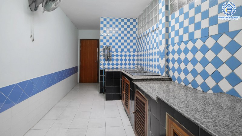 บ้านเดี่ยวมือสองนนทบุรี ใกล้รถไฟฟ้าบางรักน้อยท่าอิฐ ม.มณีรินทร์ รัตนาธิเบศร์ หลังใหญ่ เนื้อที่ 63 ตร.ว. ฟังก์ชั่น 5 ห้องนอน พร้อมเฟอร์ฯบิ้วท์อิน บนทำเลดีที่สุด! ใกล้ทางด่วนงามวงศ์วาน ราคาพิเศษสุด!...