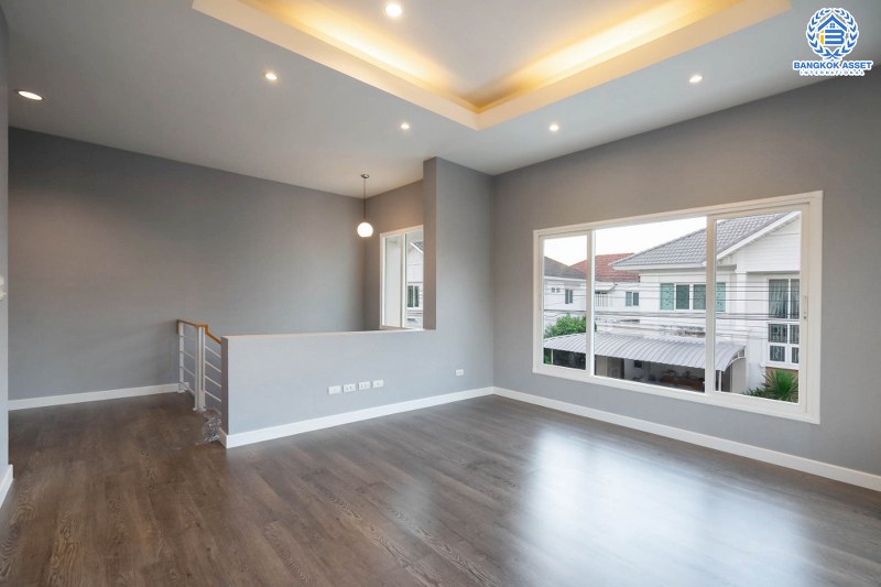 บ้านมือสองตกแต่งใหม่ ดีไซน์ทันสมัย หลังใหญ่พร้อมอยู่ เนื้อที่ 68.5 ตร.ว. ม.เพอร์เฟคเพลส ราชพฤกษ์-พระราม5 ฟังก์ชั่น 3 ห้องนอน 3 ห้องน้ำ 2 ที่จอดรถ กว้างขวางด้วยพื้นที่ใช้สอยกว่า 202 ตร.ม. บนทำเลโซนเมือง ติดถ.ราชพฤกษ์ ใกล้วงเวียนพระรามห้า และรถไฟฟ้า 2 สถานี "บางรักใหญ่" และ "บางรักน้อยท่าอิฐ...