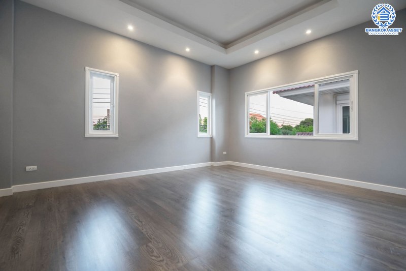 บ้านมือสองตกแต่งใหม่ ดีไซน์ทันสมัย หลังใหญ่พร้อมอยู่ เนื้อที่ 68.5 ตร.ว. ม.เพอร์เฟคเพลส ราชพฤกษ์-พระราม5 ฟังก์ชั่น 3 ห้องนอน 3 ห้องน้ำ 2 ที่จอดรถ กว้างขวางด้วยพื้นที่ใช้สอยกว่า 202 ตร.ม. บนทำเลโซนเมือง ติดถ.ราชพฤกษ์ ใกล้วงเวียนพระรามห้า และรถไฟฟ้า 2 สถานี "บางรักใหญ่" และ "บางรักน้อยท่าอิฐ...