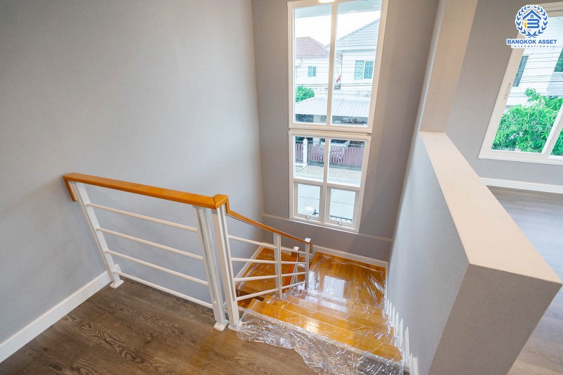 บ้านมือสองตกแต่งใหม่ ดีไซน์ทันสมัย หลังใหญ่พร้อมอยู่ เนื้อที่ 68.5 ตร.ว. ม.เพอร์เฟคเพลส ราชพฤกษ์-พระราม5 ฟังก์ชั่น 3 ห้องนอน 3 ห้องน้ำ 2 ที่จอดรถ กว้างขวางด้วยพื้นที่ใช้สอยกว่า 202 ตร.ม. บนทำเลโซนเมือง ติดถ.ราชพฤกษ์ ใกล้วงเวียนพระรามห้า และรถไฟฟ้า 2 สถานี "บางรักใหญ่" และ "บางรักน้อยท่าอิฐ...