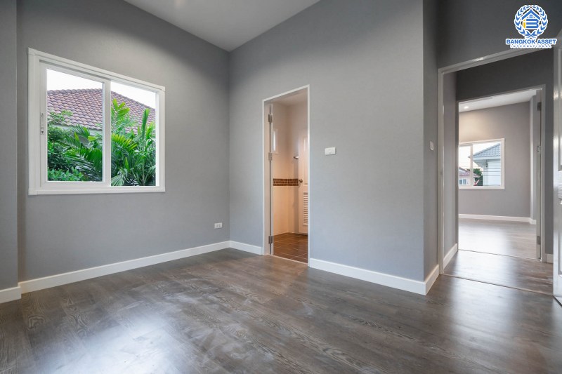 บ้านมือสองตกแต่งใหม่ ดีไซน์ทันสมัย หลังใหญ่พร้อมอยู่ เนื้อที่ 68.5 ตร.ว. ม.เพอร์เฟคเพลส ราชพฤกษ์-พระราม5 ฟังก์ชั่น 3 ห้องนอน 3 ห้องน้ำ 2 ที่จอดรถ กว้างขวางด้วยพื้นที่ใช้สอยกว่า 202 ตร.ม. บนทำเลโซนเมือง ติดถ.ราชพฤกษ์ ใกล้วงเวียนพระรามห้า และรถไฟฟ้า 2 สถานี "บางรักใหญ่" และ "บางรักน้อยท่าอิฐ...