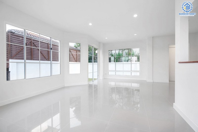 บ้านมือสองตกแต่งใหม่ คุณภาพแบรนด์ LH โครงการ ชลลดา บางใหญ่-เซ็นทรัลเวสต์เกต เนื้อที่ 52.5 ตร.ว. ฟังก์ชั่น 3 ห้องนอน 2 ห้องน้ำ พร้อม facilities ครบครัน บนทำเลศักยภาพ เดินทางสะดวก ใกล้ถ.กาญจนาภิเษก และเพียง 10 นาทีถึงรถไฟฟ้า "สถานีคลองบางไผ่"