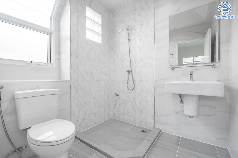 บ้านมือสองตกแต่งใหม่ คุณภาพแบรนด์ LH โครงการ ชลลดา บางใหญ่-เซ็นทรัลเวสต์เกต เนื้อที่ 52.5 ตร.ว. ฟังก์ชั่น 3 ห้องนอน 2 ห้องน้ำ พร้อม facilities ครบครัน บนทำเลศักยภาพ เดินทางสะดวก ใกล้ถ.กาญจนาภิเษก และเพียง 10 นาทีถึงรถไฟฟ้า "สถานีคลองบางไผ่"