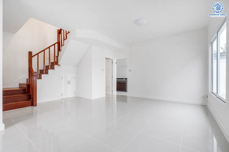 บ้านมือสองตกแต่งใหม่ หลังมุม ม.พฤกษา19 บางใหญ่-เซ็นทรัลเวสต์เกต เนื้อที่ 47 ตร.ว. ต่อเติมเต็ม ฟังก์ชั่น 3 ห้องนอน 2 ห้องน้ำ 1 Private Room  มีพื้นที่ด้านข้างกว้างรองรับทุกกิจกรรมความสุข บนทำเลดีที่สุด! หน้าโครงการติดถนนใหญ่ เข้า-ออกได้หลายเส้นทาง ใกล้รถไฟฟ้าสถานี "คลองบางไผ่"...