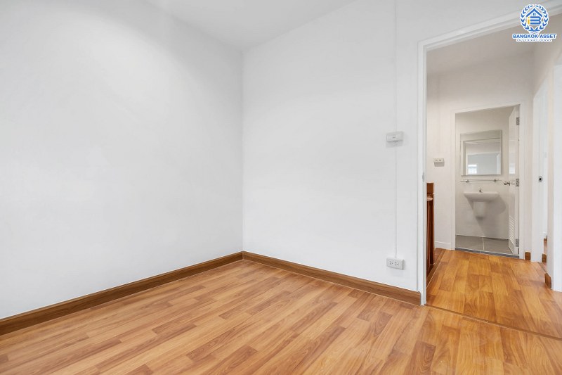 บ้านมือสองตกแต่งใหม่ หลังมุม ม.พฤกษา19 บางใหญ่-เซ็นทรัลเวสต์เกต เนื้อที่ 47 ตร.ว. ต่อเติมเต็ม ฟังก์ชั่น 3 ห้องนอน 2 ห้องน้ำ 1 Private Room  มีพื้นที่ด้านข้างกว้างรองรับทุกกิจกรรมความสุข บนทำเลดีที่สุด! หน้าโครงการติดถนนใหญ่ เข้า-ออกได้หลายเส้นทาง ใกล้รถไฟฟ้าสถานี "คลองบางไผ่"...