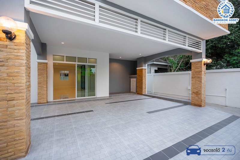 บ้านมือสองตกแต่งใหม่ ดีไซน์ Modern ท่ามกลางบรรยากาศความเป็นส่วนตัว ม.กฤษดานคร20 ปิ่นเกล้า ติดถนนบรมราชชนนี เนื้อที่ 41 ตร.ว. ฟังก์ชั่น 3 ห้องนอน 3 ห้องน้ำ 2 ที่จอดรถ พร้อม Living Room ชั้น 2 กว้างขวางบนพื้นที่ใช้สอยกว่า 200 ตร.ม. บนทำเลเดินทางสะดวก เพียง 10 นาทีถึงเซ็นทรัลปิ่นเกล้า...