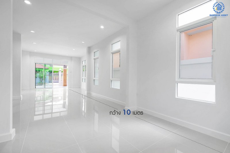 บ้านมือสองตกแต่งใหม่ ดีไซน์ Modern ท่ามกลางบรรยากาศความเป็นส่วนตัว ม.กฤษดานคร20 ปิ่นเกล้า ติดถนนบรมราชชนนี เนื้อที่ 41 ตร.ว. ฟังก์ชั่น 3 ห้องนอน 3 ห้องน้ำ 2 ที่จอดรถ พร้อม Living Room ชั้น 2 กว้างขวางบนพื้นที่ใช้สอยกว่า 200 ตร.ม. บนทำเลเดินทางสะดวก เพียง 10 นาทีถึงเซ็นทรัลปิ่นเกล้า...