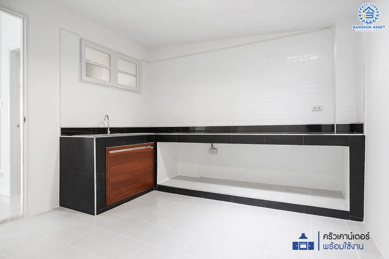 บ้านมือสองตกแต่งใหม่ ม.บุศรินทร์ วงแหวน (บ้านกล้วย-ไทรน้อย) คุณภาพแบรนด์ L&H เนื้อที่ 20.6 ตร.ว. ฟังก์ชั่นครบ 3 ห้องนอน 2 ห้องน้ำ ตอบโจทย์ทุกการอยู่อาศัย บนทำเลคุณภาพ! ใกล้เซ็นทรัลเวสต์เกต และ รถไฟฟ้า "สถานีคลองบางไผ่"