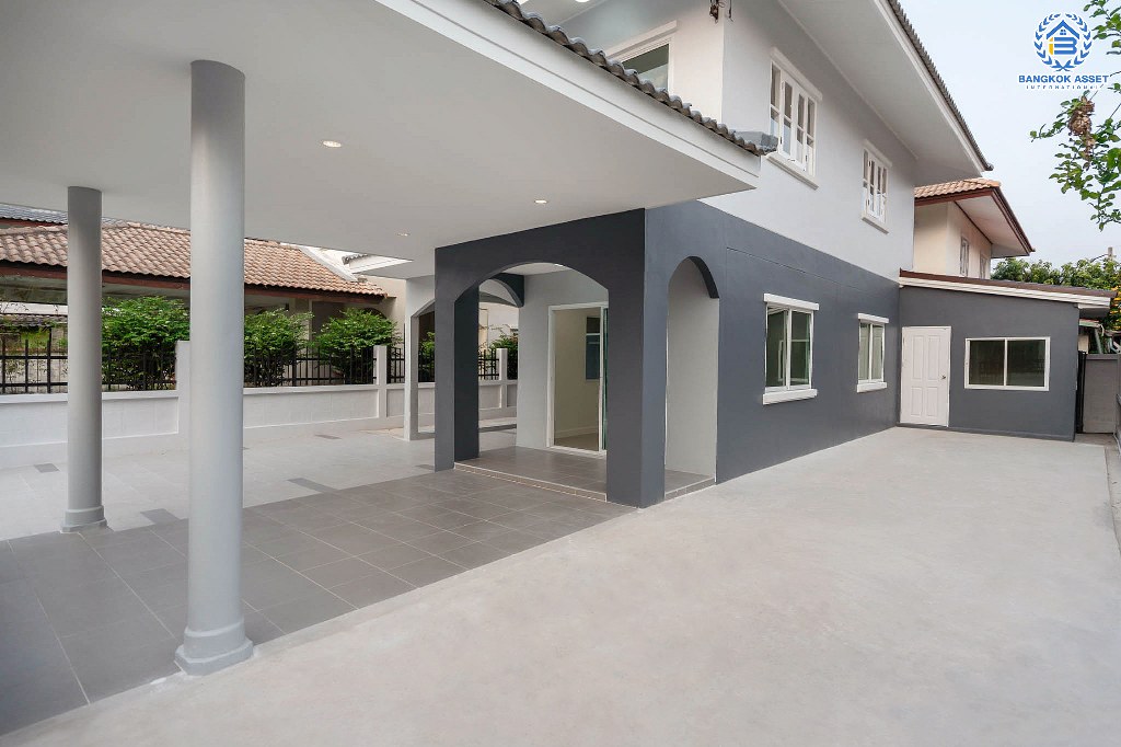 บ้านมือสองตกแต่งใหม่ หลังใหญ่ เนื้อที่ด้านข้างกว้างสุดๆ ม.บัวทองธานีพาร์ควิลล์2 ต่อเติมพร้อมอยู่ ครัวกว้างพร้อมบิ้วท์อิน บนทำเลดีที่สุด! ห่างจากถนนชัยพฤกษ์ เพียง 200 เมตร ใกล้เซ็นทรัลแจ้งวัฒนะ และรถไฟฟ้า...