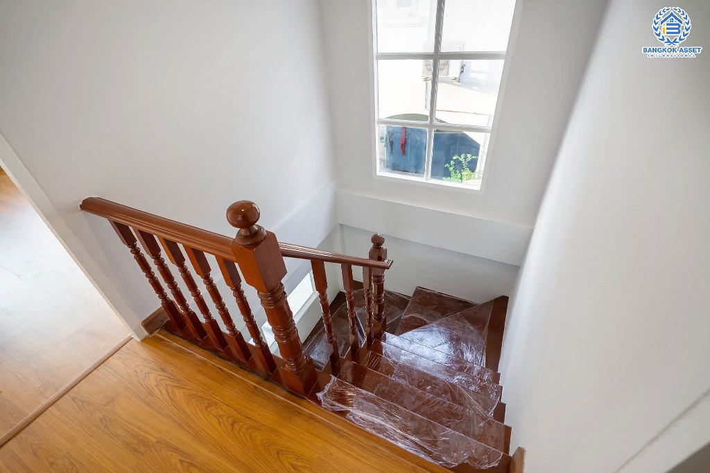 บ้านมือสองตกแต่งใหม่ หลังใหญ่ เนื้อที่ด้านข้างกว้างสุดๆ ม.บัวทองธานีพาร์ควิลล์2 ต่อเติมพร้อมอยู่ ครัวกว้างพร้อมบิ้วท์อิน บนทำเลดีที่สุด! ห่างจากถนนชัยพฤกษ์ เพียง 200 เมตร ใกล้เซ็นทรัลแจ้งวัฒนะ และรถไฟฟ้า...