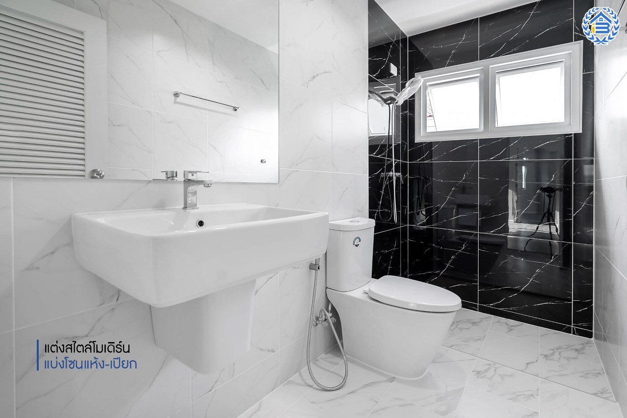 บ้านมือสองตกแต่งใหม่ โครงการ โชคชัยปัญจทรัพย์44 ปิ่นเกล้า-บรมราชชนนี เนื้อที่ 86 ตร.ว. พื้นที่ใช้สอยกว่า 311 ตร.ม. ฟังชั่น 3 ห้องนอน 3 ห้องน้ำ ตอบโจทย์ทุกการเดินทาง บนทำเลศักยภาพ ติดถนนบรมราชชนนี ใกล้ทางคู่ขนานลอยฟ้า และ ม.มหิดล