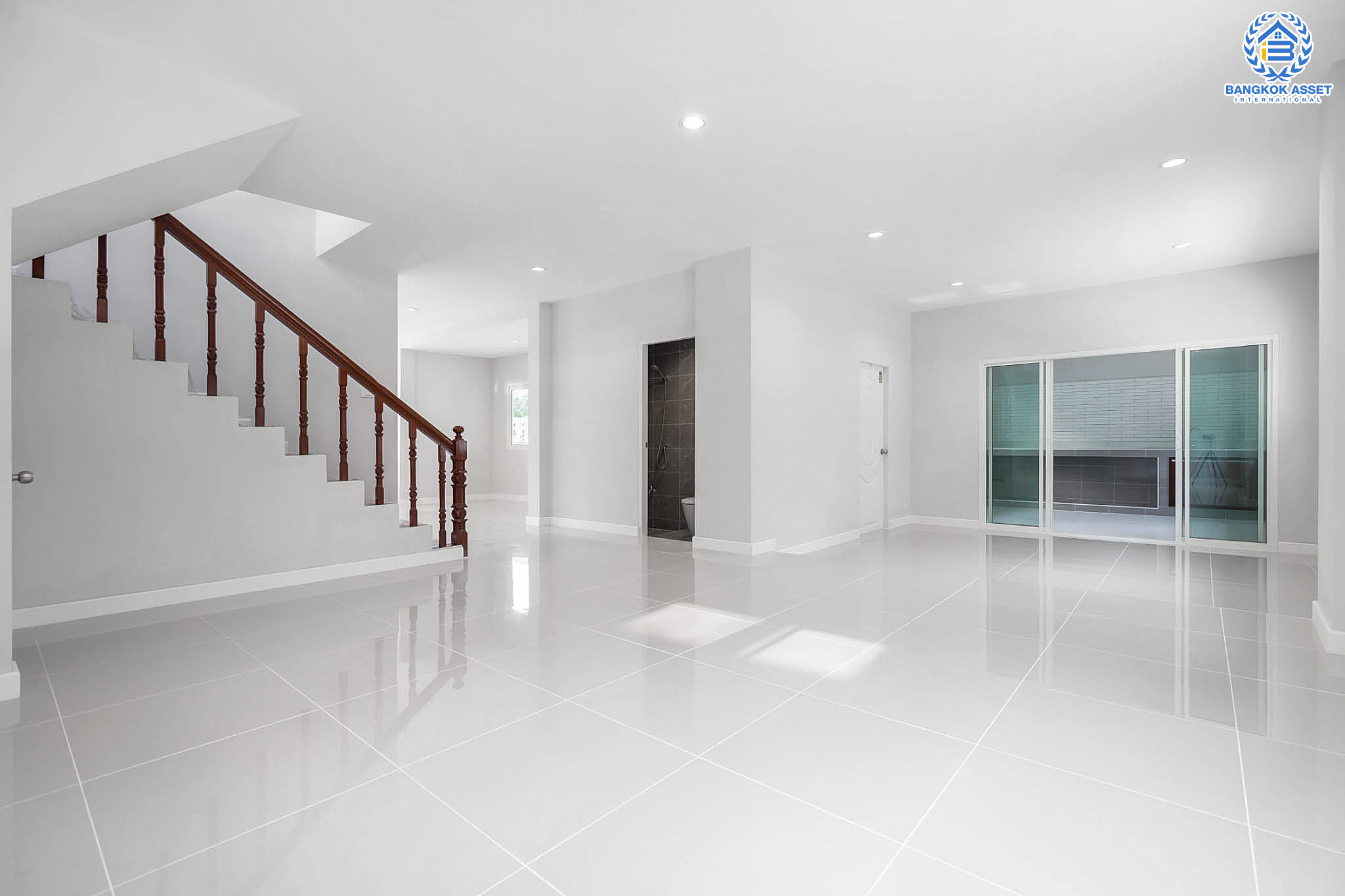 บ้านมือสองตกแต่งใหม่ โครงการ โชคชัยปัญจทรัพย์44 ปิ่นเกล้า-บรมราชชนนี เนื้อที่ 86 ตร.ว. พื้นที่ใช้สอยกว่า 311 ตร.ม. ฟังชั่น 3 ห้องนอน 3 ห้องน้ำ ตอบโจทย์ทุกการเดินทาง บนทำเลศักยภาพ ติดถนนบรมราชชนนี ใกล้ทางคู่ขนานลอยฟ้า และ ม.มหิดล