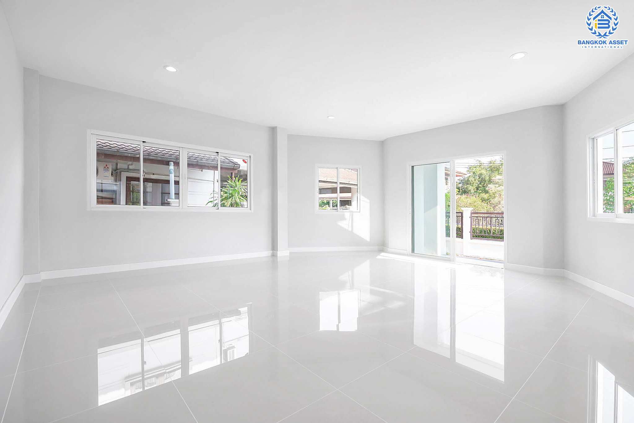 บ้านมือสองตกแต่งใหม่ โครงการ โชคชัยปัญจทรัพย์44 ปิ่นเกล้า-บรมราชชนนี เนื้อที่ 86 ตร.ว. พื้นที่ใช้สอยกว่า 311 ตร.ม. ฟังชั่น 3 ห้องนอน 3 ห้องน้ำ ตอบโจทย์ทุกการเดินทาง บนทำเลศักยภาพ ติดถนนบรมราชชนนี ใกล้ทางคู่ขนานลอยฟ้า และ ม.มหิดล