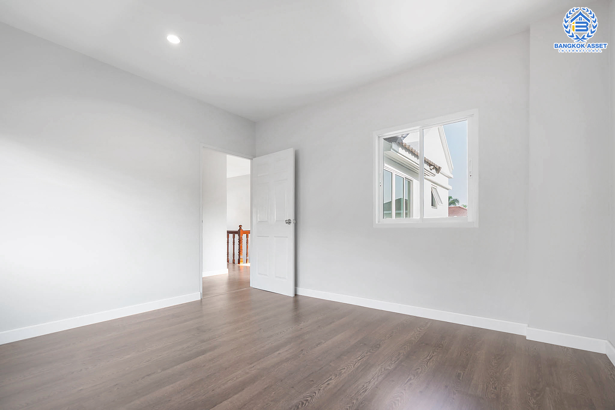 บ้านมือสองตกแต่งใหม่ โครงการ โชคชัยปัญจทรัพย์44 ปิ่นเกล้า-บรมราชชนนี เนื้อที่ 86 ตร.ว. พื้นที่ใช้สอยกว่า 311 ตร.ม. ฟังชั่น 3 ห้องนอน 3 ห้องน้ำ ตอบโจทย์ทุกการเดินทาง บนทำเลศักยภาพ ติดถนนบรมราชชนนี ใกล้ทางคู่ขนานลอยฟ้า และ ม.มหิดล