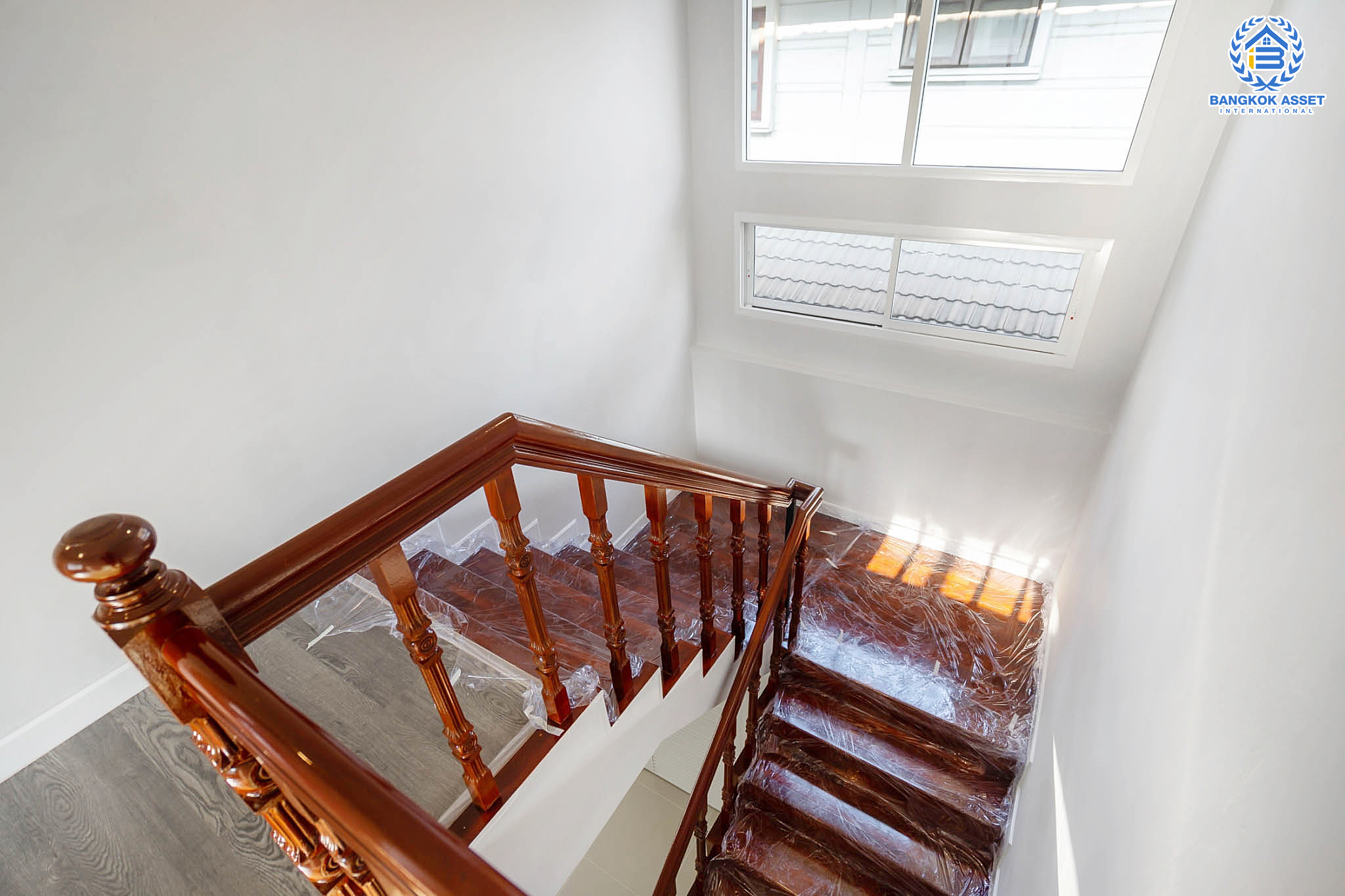 บ้านมือสองตกแต่งใหม่ โครงการ โชคชัยปัญจทรัพย์44 ปิ่นเกล้า-บรมราชชนนี เนื้อที่ 86 ตร.ว. พื้นที่ใช้สอยกว่า 311 ตร.ม. ฟังชั่น 3 ห้องนอน 3 ห้องน้ำ ตอบโจทย์ทุกการเดินทาง บนทำเลศักยภาพ ติดถนนบรมราชชนนี ใกล้ทางคู่ขนานลอยฟ้า และ ม.มหิดล