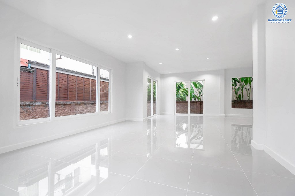 บ้านมือสองตกแต่งใหม่ คุณภาพแบรนด์ Q.House ม.คาซ่าวิลล์ ราชพฤกษ์-ชัยพฤกษ์ หลังใหญ่ กว้างขวาง เนื้อที่ 54.5 ตร.ว. ฟังก์ชั่น 3 ห้องนอน 2 ห้องน้ำ คัดสรรวัสดุสเปกพรีเมี่ยม ทำเลศักยภาพ ติดถนนราชพฤกษ์ เชื่อมต่อทุกการเดินทาง...