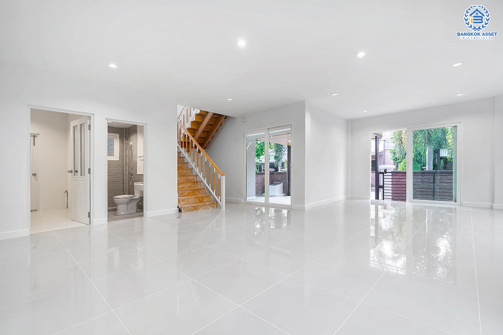 บ้านมือสองตกแต่งใหม่ คุณภาพแบรนด์ Q.House ม.คาซ่าวิลล์ ราชพฤกษ์-ชัยพฤกษ์ หลังใหญ่ กว้างขวาง เนื้อที่ 54.5 ตร.ว. ฟังก์ชั่น 3 ห้องนอน 2 ห้องน้ำ คัดสรรวัสดุสเปกพรีเมี่ยม ทำเลศักยภาพ ติดถนนราชพฤกษ์ เชื่อมต่อทุกการเดินทาง...