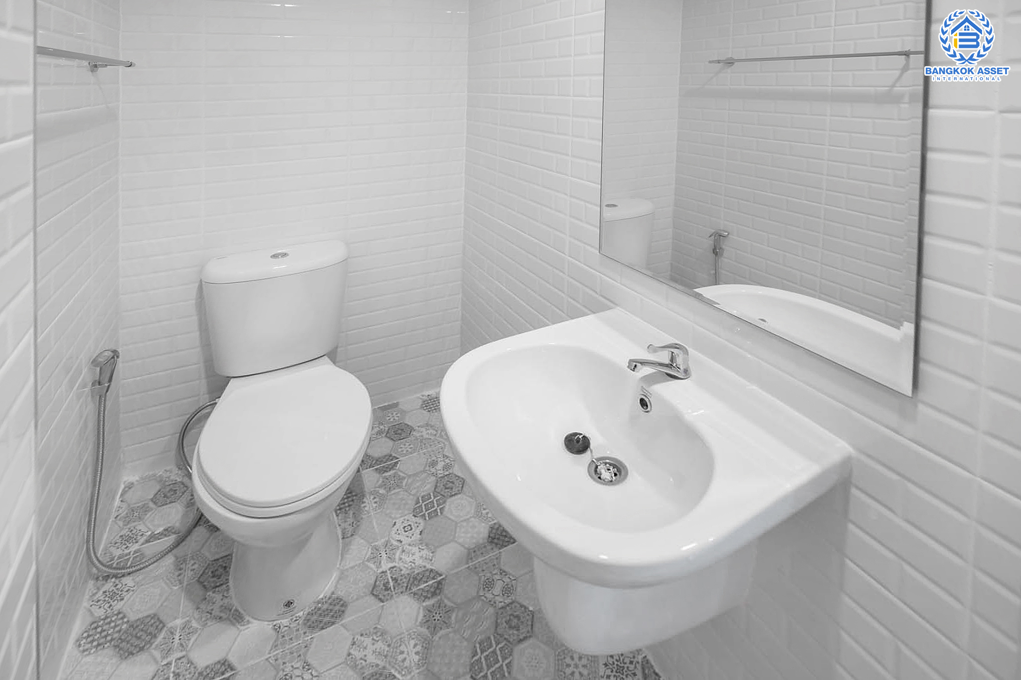 บ้านมือสองตกแต่งใหม่ ห้องมุม! ม.เศรณีลากูน บางใหญ่-กาญจนาภิเษก (ซ.วัดลาดปลาดุก) พร้อมให้คุณใช้ชีวิตได้อย่างจุใจ บนเนื้อที่ 36 ตร.ว. ฟังก์ชั่น 3 ห้องนอน 2 ห้องน้ำ มีครัวเคาน์เตอร์ พร้อมไฟดาวน์ไลท์ทั้งหลัง!! ทำเลเดินทางง่าย สะดวกสบายใกล้ถนนใหญ่ รถไฟฟ้า และเซ็นทรัลเวสต์เกต...