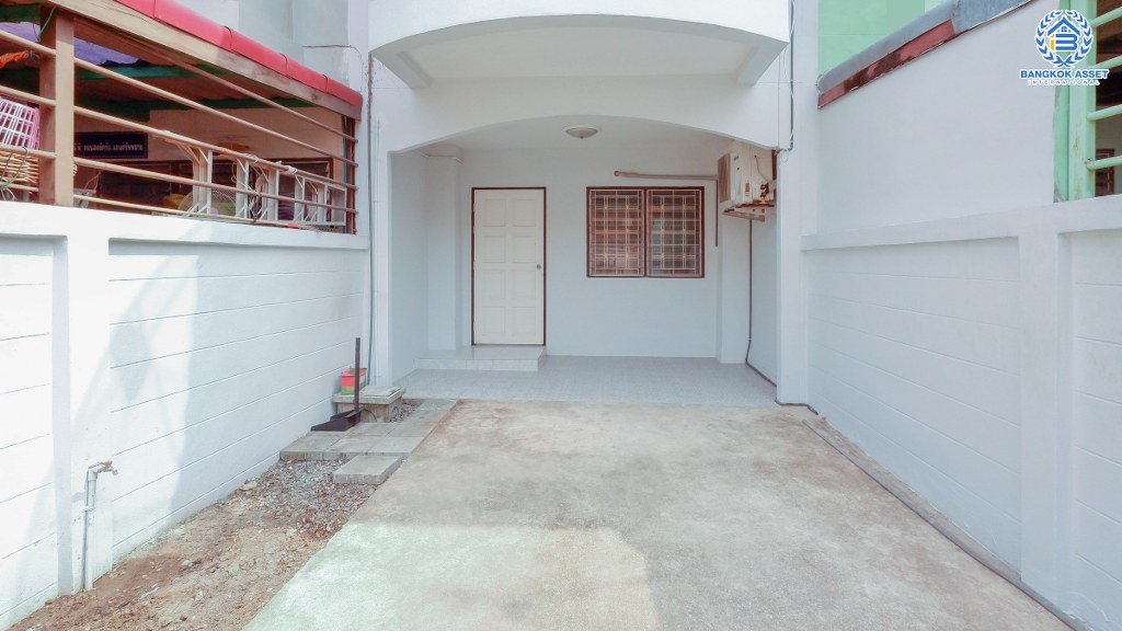 ทาวน์เฮ้าส์มือสองนนทบุรี ราคาเพียงล้านต้นๆ ม.กานต์มณี บางกรวย-ไทรน้อย พร้อมอยู่ ฟังก์ชั่นครบ ต่อเติมครัว แถมแอร์ 3 เครื่อง หน้าโครงการติดตลาด และอู่รถประจำทาง เดินทางง่าย ใกล้เซ็นทรัลเวสต์เกต