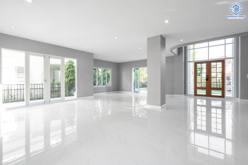 บ้านมือสองตกแต่งใหม่ คฤหาสน์หลังใหญ่เท่าที่เคยมี!! เนื้อที่ 115.5 ตร.ว. ม.มัณฑนา ปิ่นเกล้า-กาญจนาภิเษก (ซ.วัดพระเงิน) บนพื้นที่ใช้สอยเกือบ 400 ตร.ม. ฟังก์ชั่นจัดเต็ม 5 ห้องนอน 4 ห้องน้ำ 4 ที่จอดรถ เดินทางสะดวก บนทำเลติดถนนใหญ่ ใกล้เซ็นทรัลเวสต์เกต รถไฟฟ้าสายสีม่วง "สถานีตลาดบางใหญ่" และทางด่วนศรีรัช!