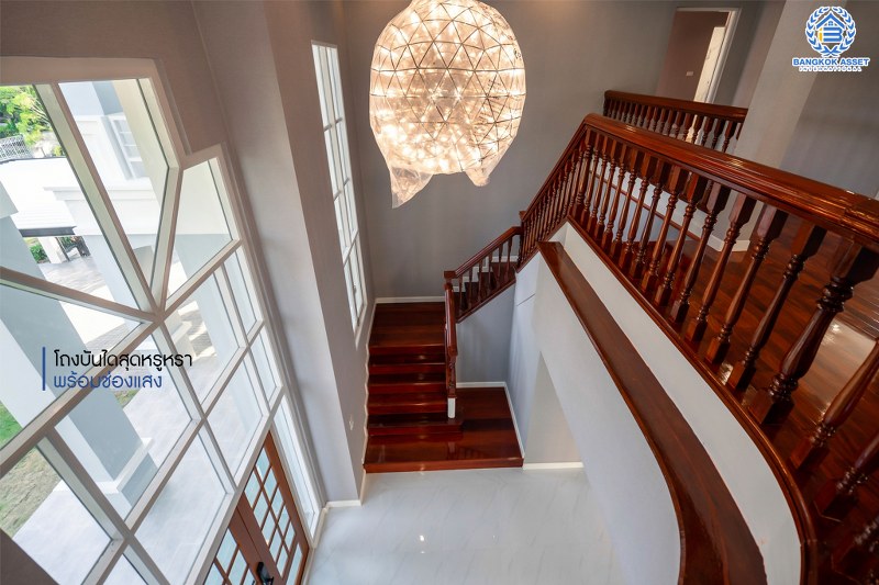 บ้านมือสองตกแต่งใหม่ คฤหาสน์หลังใหญ่เท่าที่เคยมี!! เนื้อที่ 115.5 ตร.ว. ม.มัณฑนา ปิ่นเกล้า-กาญจนาภิเษก (ซ.วัดพระเงิน) บนพื้นที่ใช้สอยเกือบ 400 ตร.ม. ฟังก์ชั่นจัดเต็ม 5 ห้องนอน 4 ห้องน้ำ 4 ที่จอดรถ เดินทางสะดวก บนทำเลติดถนนใหญ่ ใกล้เซ็นทรัลเวสต์เกต รถไฟฟ้าสายสีม่วง "สถานีตลาดบางใหญ่" และทางด่วนศรีรัช!