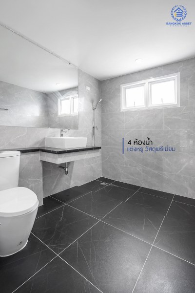 บ้านมือสองตกแต่งใหม่ คฤหาสน์หลังใหญ่เท่าที่เคยมี!! เนื้อที่ 115.5 ตร.ว. ม.มัณฑนา ปิ่นเกล้า-กาญจนาภิเษก (ซ.วัดพระเงิน) บนพื้นที่ใช้สอยเกือบ 400 ตร.ม. ฟังก์ชั่นจัดเต็ม 5 ห้องนอน 4 ห้องน้ำ 4 ที่จอดรถ เดินทางสะดวก บนทำเลติดถนนใหญ่ ใกล้เซ็นทรัลเวสต์เกต รถไฟฟ้าสายสีม่วง "สถานีตลาดบางใหญ่" และทางด่วนศรีรัช!