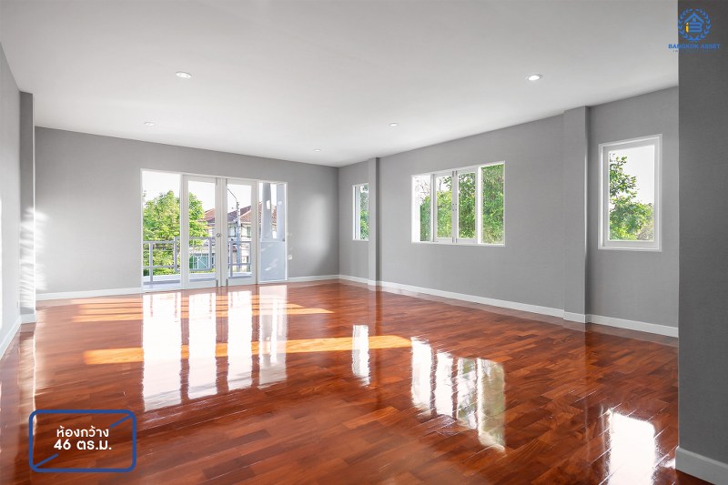 บ้านมือสองตกแต่งใหม่ คฤหาสน์หลังใหญ่เท่าที่เคยมี!! เนื้อที่ 115.5 ตร.ว. ม.มัณฑนา ปิ่นเกล้า-กาญจนาภิเษก (ซ.วัดพระเงิน) บนพื้นที่ใช้สอยเกือบ 400 ตร.ม. ฟังก์ชั่นจัดเต็ม 5 ห้องนอน 4 ห้องน้ำ 4 ที่จอดรถ เดินทางสะดวก บนทำเลติดถนนใหญ่ ใกล้เซ็นทรัลเวสต์เกต รถไฟฟ้าสายสีม่วง "สถานีตลาดบางใหญ่" และทางด่วนศรีรัช!