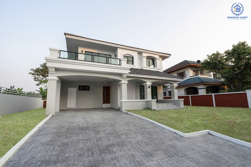 บ้านมือสองตกแต่งใหม่ บ้านหลังใหญ่ พร้อมเข้าอยู่ ม.ลดาวัลย์ ปิ่นเกล้า-บรมราชชนนี  ใกล้ ม.มหิดล  เนื้อที่ 127 ตร.ว. ฟังก์ชั่น 4 นอน 3 น้ำ 4 ที่จอดรถ ทำเลดีเดินทางสะดวกสบาย เชื่อมต่อหลายเส้นทาง และใกล้เซ็นทรัลศาลายา...