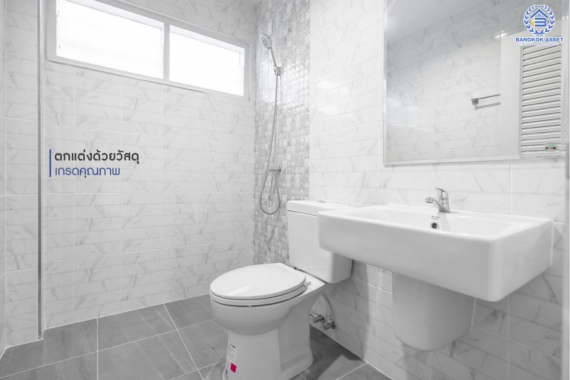 บ้านมือสองตกแต่งใหม่ ม.มณีรินทร์ รัตนาธิเบศร์ พร้อมเข้าอยู่ เนื้อที่ 48.5 ตร.ว. ฟังก์ชั่น 4 ห้องนอน 2 ห้องน้ำ 2 ที่จอดรถ บนทำเลดี เดินทางสะดวกสบาย ใกล้ทางด่วนงามวงศ์วาน และเพียง 10 นาที ถึงรถไฟฟ้าบางรักน้อยท่าอิฐ...