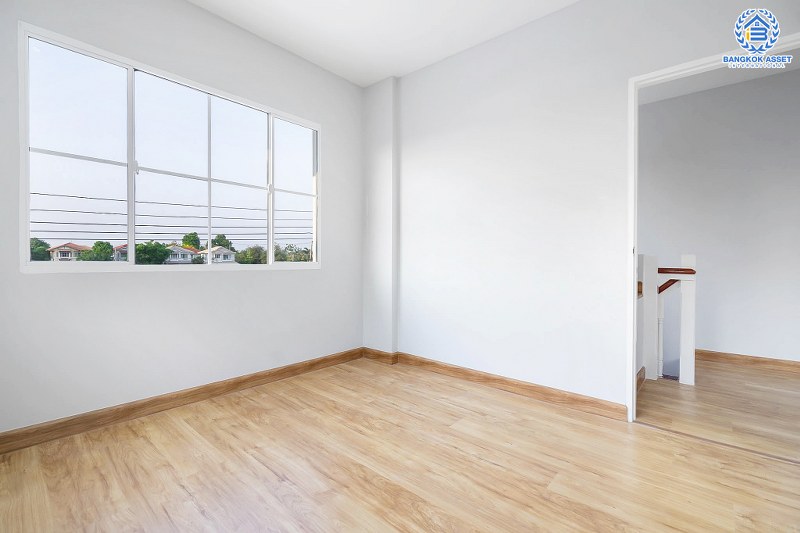 บ้านมือสองตกแต่งใหม่ คุณภาพแบรนด์ LH ม.ชลลดา บางใหญ่-เซ็นทรัลเวสต์เกต ตอบโจทย์ทุกการอยู่อาศัย พร้อม Private Zone ด้วยพื้นที่หน้าบ้านไม่ติดใคร เนื้อที่ 51.2 ตร.ว. ฟังก์ชั่น 3 ห้องนอน 2 ห้องน้ำ พร้อม Facility ครบครัน บนทำเลเดินทางสะดวก ใกล้ถ.กาญจนาภิเษก เพียง 10 นาทีถึงรถไฟฟ้า "สถานีคลองบางไผ่"...