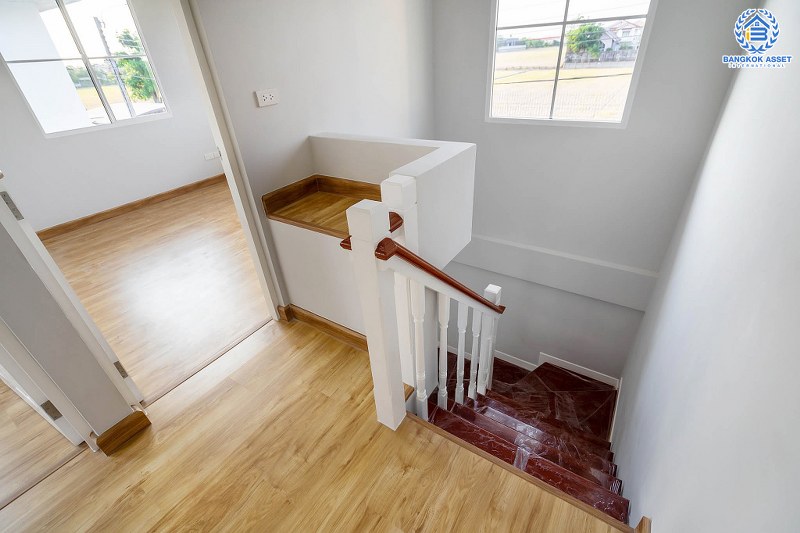 บ้านมือสองตกแต่งใหม่ คุณภาพแบรนด์ LH ม.ชลลดา บางใหญ่-เซ็นทรัลเวสต์เกต ตอบโจทย์ทุกการอยู่อาศัย พร้อม Private Zone ด้วยพื้นที่หน้าบ้านไม่ติดใคร เนื้อที่ 51.2 ตร.ว. ฟังก์ชั่น 3 ห้องนอน 2 ห้องน้ำ พร้อม Facility ครบครัน บนทำเลเดินทางสะดวก ใกล้ถ.กาญจนาภิเษก เพียง 10 นาทีถึงรถไฟฟ้า "สถานีคลองบางไผ่"...