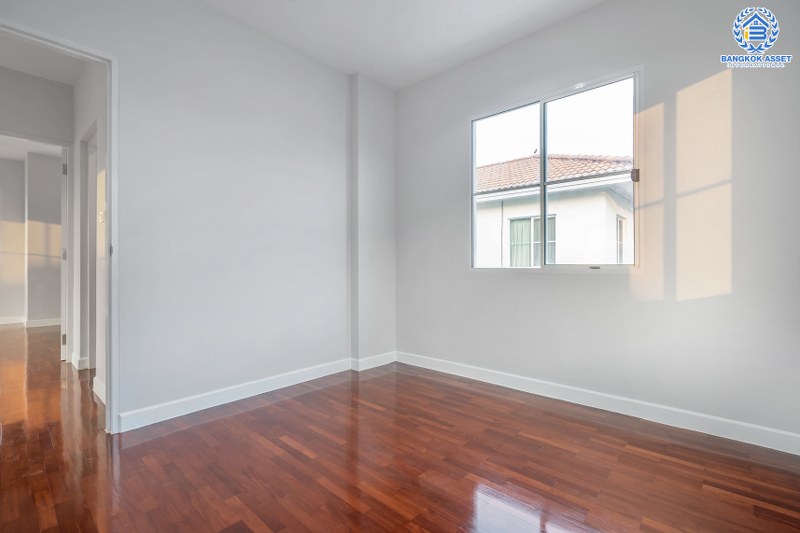 บ้านมือสองตกแต่งใหม่ คุณภาพแบรนด์ LH ม.ชัยพฤกษ์ ติวานนท์-ราชพฤกษ์ บ้านพร้อมอยู่ เนื้อที่ 50.6 ตร.ว. ฟังก์ชั่น 3 ห้องนอน 2 ห้องน้ำ รองรับทุกการอยู่อาศัย บนทำเลติดถนน 345 เชื่อมต่อทั้งถ.ราชพฤกษ์ ,ติวานนท์ ใกล้โรบินสัน และทางด่วนศรีสมาน....