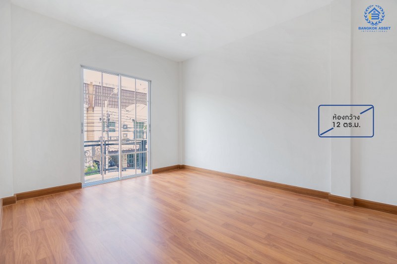 บ้านมือสองตกแต่งใหม่ ม.เดอะวิลล่า ราชพฤกษ์-ท่าอิฐ โซนต้นโครงการ  คุณภาพแบรนด์ Property Perfect  เนื้อที่ 18 ตร.ว. ฟังก์ชั่นครบ! 3 ห้องนอน 2 ห้องน้ำ บนทำเลเยี่ยมเชื่อมต่อทั้งถ.รัตนาธิเบศร์ และถ.ราชพฤกษ์ และเพียง 10 นาที ถึงรถไฟฟ้า สถานีบางรักน้อยท่าอิฐ...