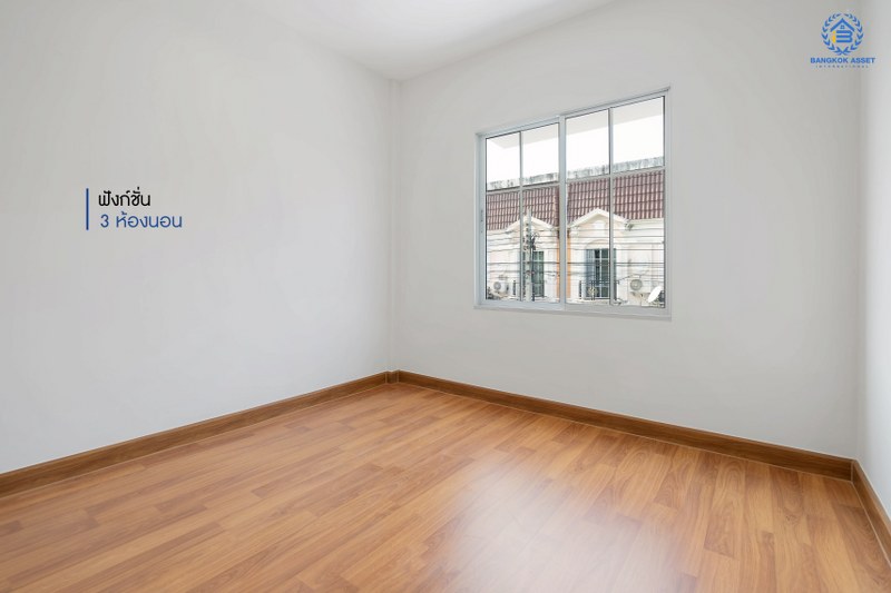 บ้านมือสองตกแต่งใหม่ ม.เดอะวิลล่า ราชพฤกษ์-ท่าอิฐ โซนต้นโครงการ  คุณภาพแบรนด์ Property Perfect  เนื้อที่ 18 ตร.ว. ฟังก์ชั่นครบ! 3 ห้องนอน 2 ห้องน้ำ บนทำเลเยี่ยมเชื่อมต่อทั้งถ.รัตนาธิเบศร์ และถ.ราชพฤกษ์ และเพียง 10 นาที ถึงรถไฟฟ้า สถานีบางรักน้อยท่าอิฐ...