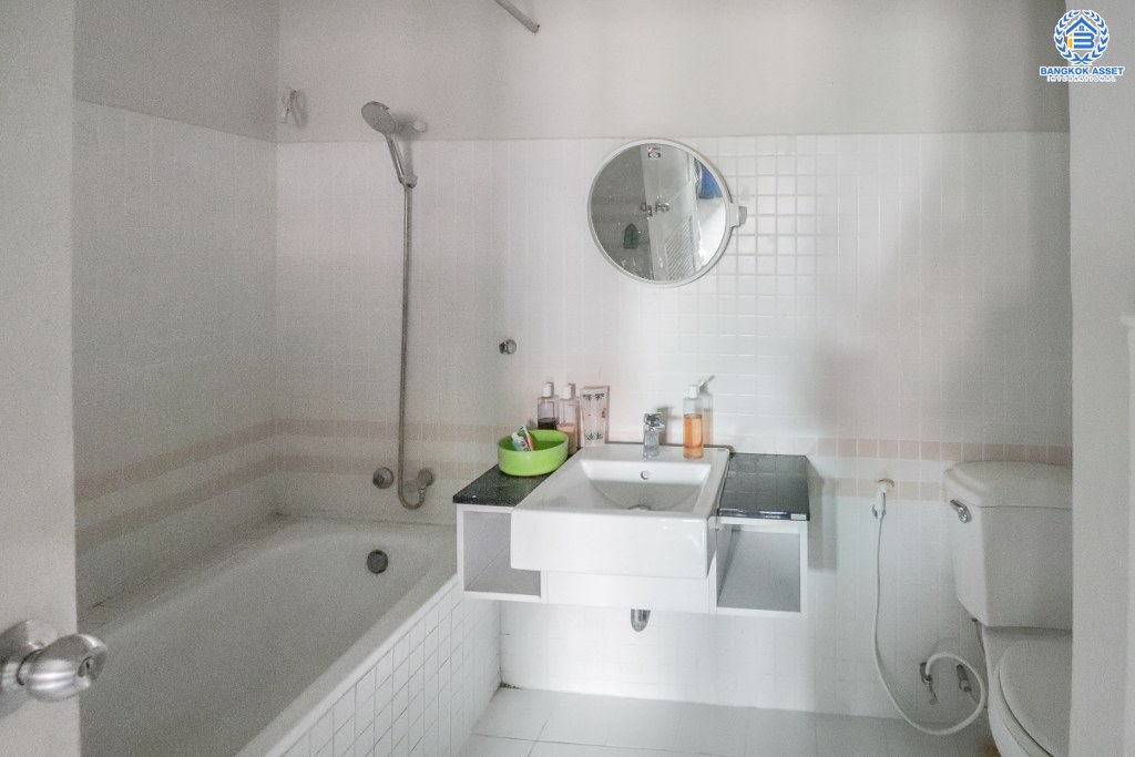 บ้านแฝดมือสองนนทบุรี ถนนเมน! ม.นนทรีปาร์ค รัตนาธิเบศร์-ไทรม้า เนื้อที่ 38 ตร.ว. ฟังก์ชั่น 3 ห้องนอน มีครัวเคาน์เตอร์ บนทำเลโซนเมือง ใจกลาง 2 เซ็นทรัลฯ ใกล้รถไฟฟ้า (สถานีไทรม้า) ราคาพิเศษ!...