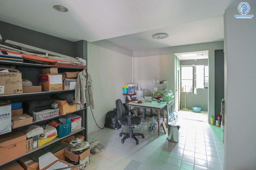 บ้านแฝดมือสองนนทบุรี ถนนเมน! ม.นนทรีปาร์ค รัตนาธิเบศร์-ไทรม้า เนื้อที่ 38 ตร.ว. ฟังก์ชั่น 3 ห้องนอน มีครัวเคาน์เตอร์ บนทำเลโซนเมือง ใจกลาง 2 เซ็นทรัลฯ ใกล้รถไฟฟ้า (สถานีไทรม้า) ราคาพิเศษ!...