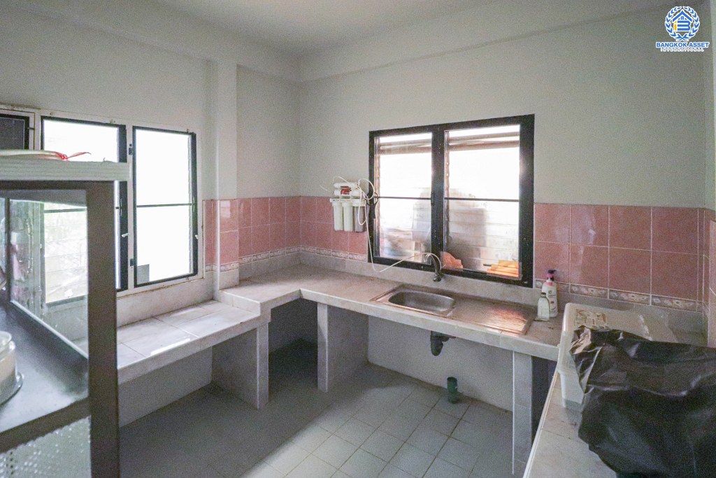 บ้านแฝดมือสองนนทบุรี ถนนเมน! ม.นนทรีปาร์ค รัตนาธิเบศร์-ไทรม้า เนื้อที่ 38 ตร.ว. ฟังก์ชั่น 3 ห้องนอน มีครัวเคาน์เตอร์ บนทำเลโซนเมือง ใจกลาง 2 เซ็นทรัลฯ ใกล้รถไฟฟ้า (สถานีไทรม้า) ราคาพิเศษ!...