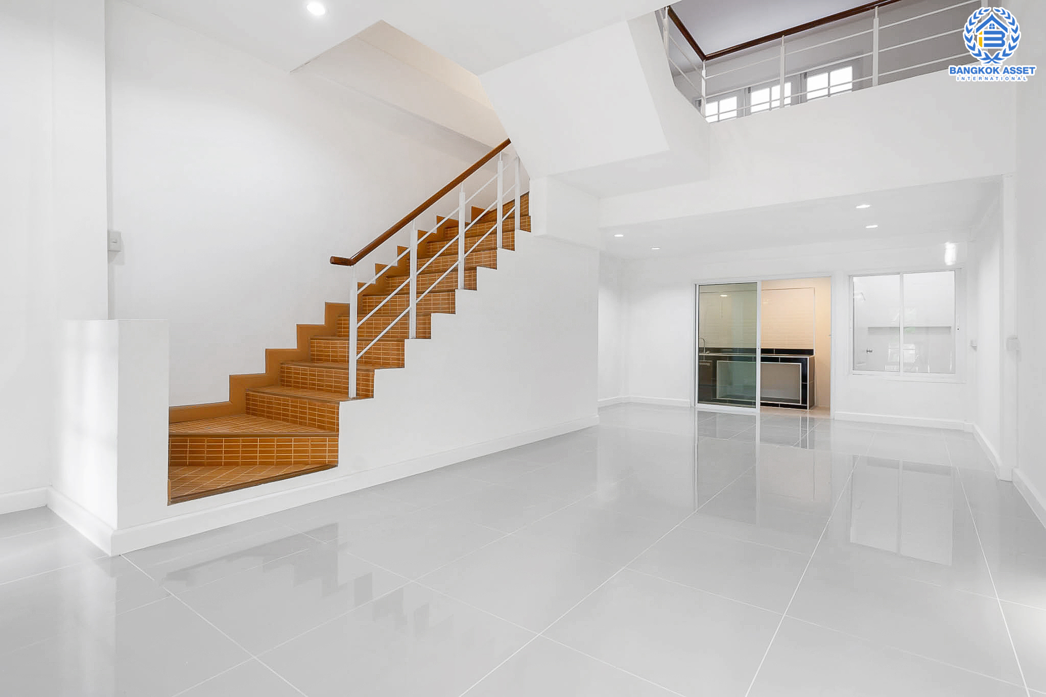 บ้านมือสองตกแต่งใหม่ ม.สรานนท์ ติวานนท์-แจ้งวัฒนะ แต่งครบพร้อมอยู่ เนื้อที่ 18 ตร.ว. ฟังก์ชั่น 4 ห้องนอน 3 ห้องน้ำ พร้อม Living Room กว้างขวางอยู่สบาย บนทำเลติดถนนติวานนท์ ใกล้เซ็นทรัลแจ้งวัฒนะ รองรับรถไฟฟ้าสายอนาคต (สีชมพู)...