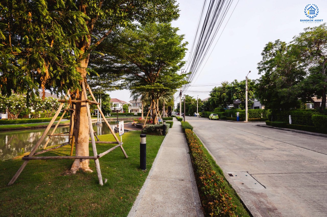 บ้านมือสองตกแต่งใหม่ หลังใหญ่ ห้องมุม! ม.เพอร์เฟคเพลส แจ้งวัฒนะ เนื้อที่ 76.7 ตร.ว. ฟังก์ชั่น 3 ห้องนอน 5 ห้องน้ำ (ห้องนอนมีห้องน้ำในตัวทุกห้อง) พร้อมห้องแม่บ้าน ตกแต่งหรูหรา Built-in Furniture ทั้งหลัง มี Living Room รองรับทุกกิจกรรมความสุข บนทำเลศักยภาพ ใกล้เซ็นทรัลแจ้งวัฒนะ รถไฟฟ้า และเชื่อมสู่แจ้งวัฒนะและทางด่วน เพียง 5 นาที...