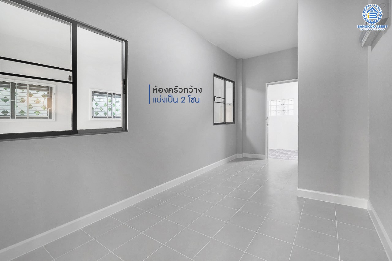 บ้านมือสองตกแต่งใหม่ หลังใหญ่ ห้องมุม! ม.เพอร์เฟคเพลส แจ้งวัฒนะ เนื้อที่ 76.7 ตร.ว. ฟังก์ชั่น 3 ห้องนอน 5 ห้องน้ำ (ห้องนอนมีห้องน้ำในตัวทุกห้อง) พร้อมห้องแม่บ้าน ตกแต่งหรูหรา Built-in Furniture ทั้งหลัง มี Living Room รองรับทุกกิจกรรมความสุข บนทำเลศักยภาพ ใกล้เซ็นทรัลแจ้งวัฒนะ รถไฟฟ้า และเชื่อมสู่แจ้งวัฒนะและทางด่วน เพียง 5 นาที...