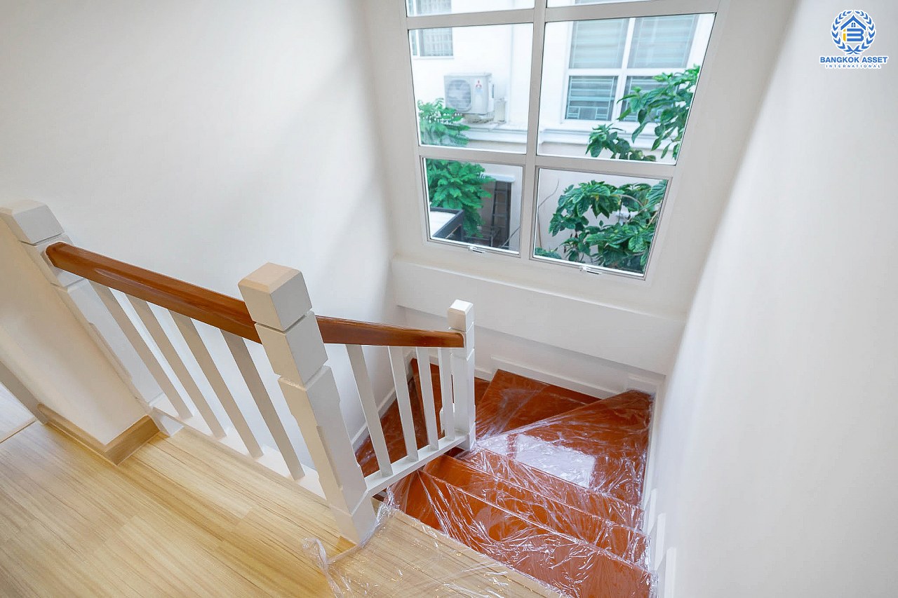 บ้านมือสองตกแต่งใหม่ ม.เพอร์เฟคพาร์ค พระราม5-บางใหญ่ บ้านพร้อมอยู่ เนื้อที่ 35.8 ตร.ว. แบรนด์ดัง ฟังก์ชั่น 3 ห้องนอน 2 ห้องน้ำ สนามหญ้าด้านข้างรองรับทุกกิจกรรม ส่วนกลางครบครัน บนทำเลสุดสะดวก ใกล้ทางด่วนกาญจนาฯ และ Central Westgate...